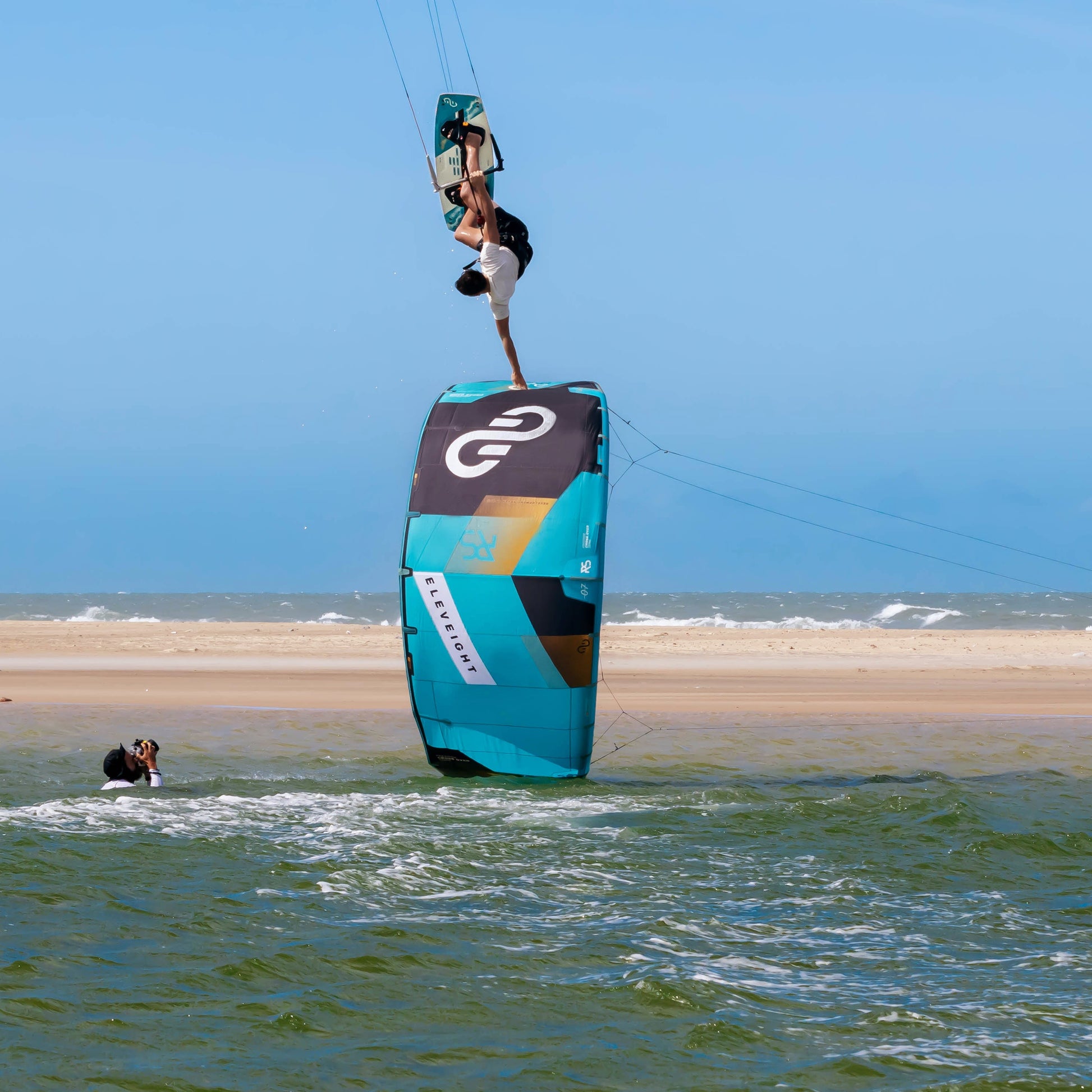 Eleveight RS V8 Kite